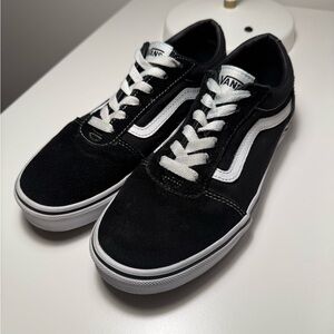 Vans - Youth Size 5 - Black Suede